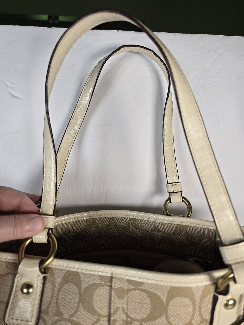 Coach Peyton Tote Bag Khaki And Tan Signature Canvas Exterior Gold Hardware - Picture 5 of 16